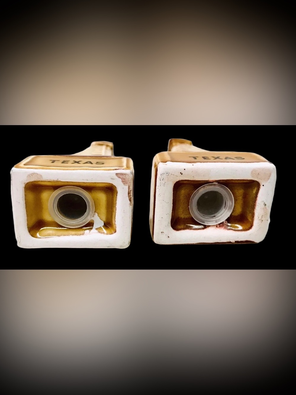 Vintage 1970’s MCM Texas Souvenir Tower Ceramic Salt & Pepper Shaker Set - Picture 7 of 8